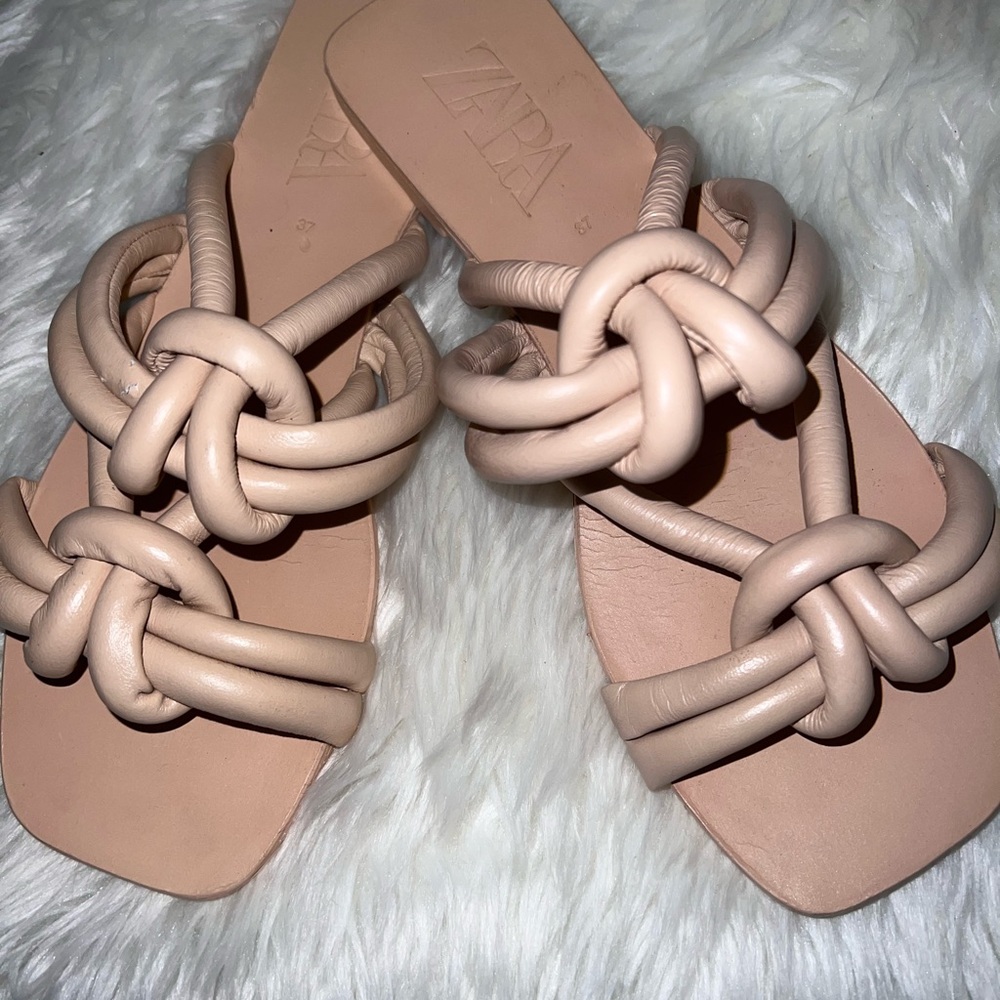 Zara Slides